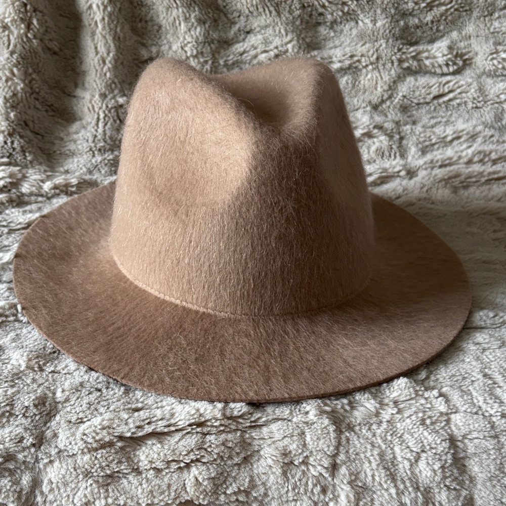 Wyeth Faye Hat in Taupe